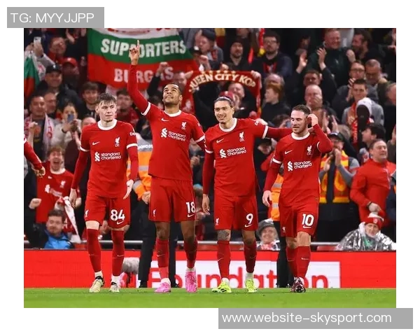 利物浦与曼联再度交锋宿敌对决引发球迷热议与期待 利物浦与曼联再度交锋宿敌对决引发球迷热议与期待